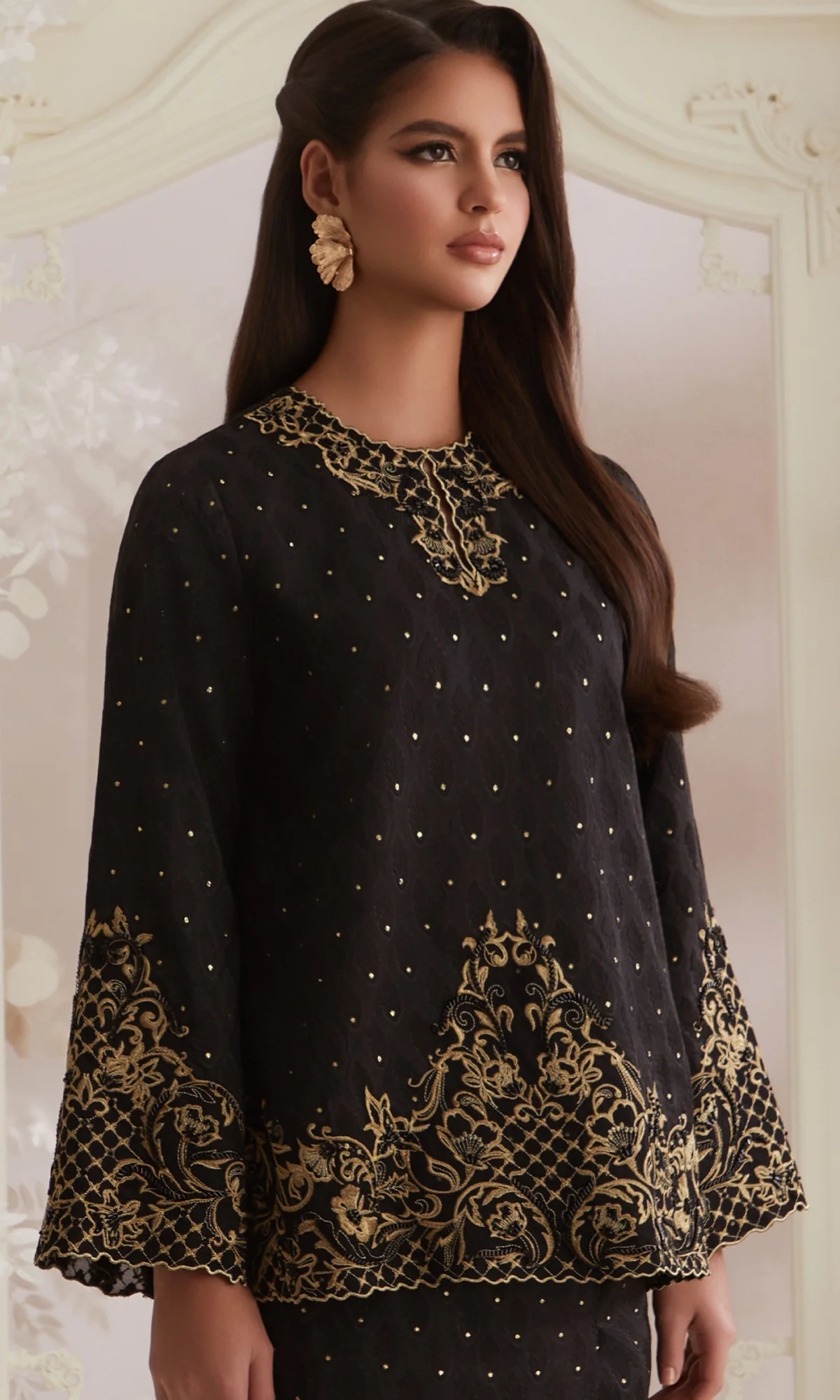 Delphine Brides in Black - Image 3