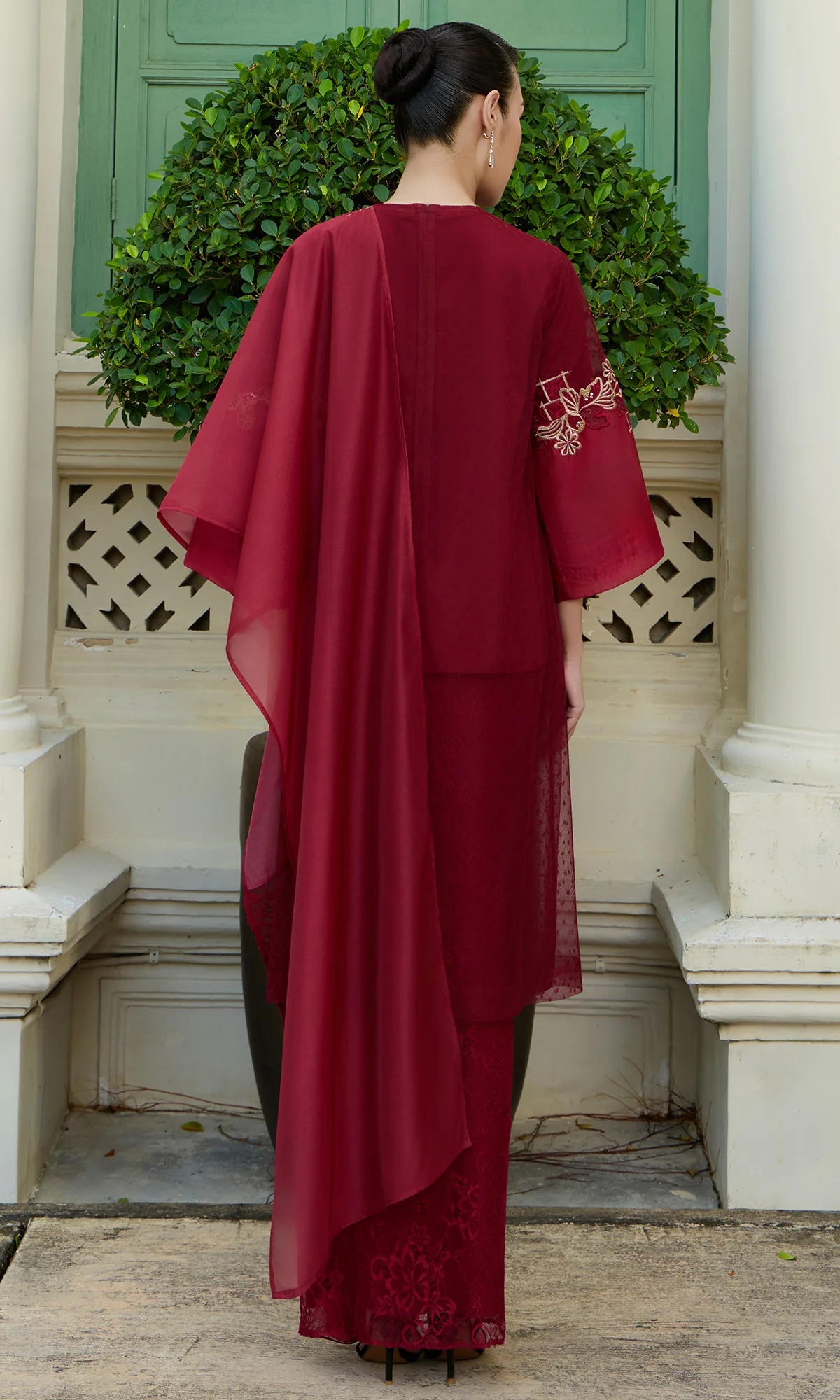 Hudaa Kurung in Sultry Red - Image 4