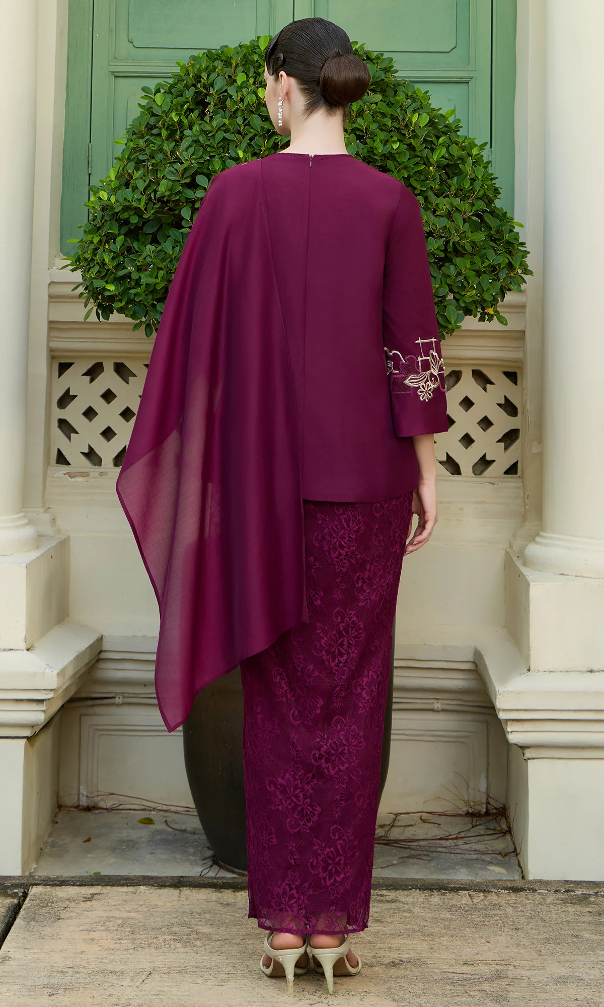 Loriva Kurung in Mulberry - Image 4